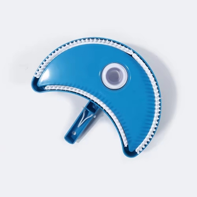 Swimming pool vacuum head